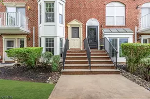 709 Dunn Cir, Bridgewater, NJ 08807 - Photo 4
