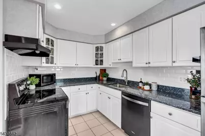 21 McGuire St, Woodbridge Township, NJ 08840 - Photo 12
