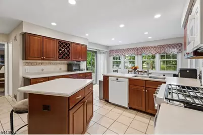 39 Robin Hood Way, Wayne, NJ 07470 - Photo 12