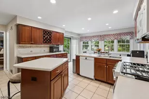 39 Robin Hood Way, Wayne, NJ 07470 - Photo 12