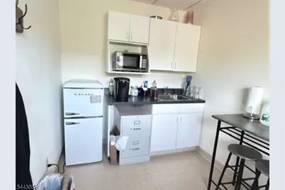 107 W Main St 1stfloor, Clinton, NJ 08809 - Photo 14