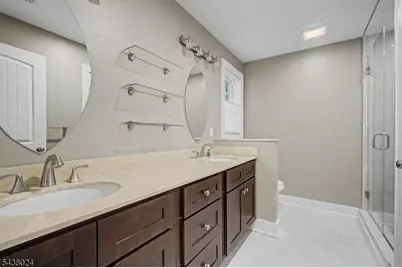 8 Phyllis Pl, Randolph Township, NJ 07869 - Photo 12