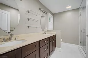 8 Phyllis Pl, Randolph Township, NJ 07869 - Photo 12