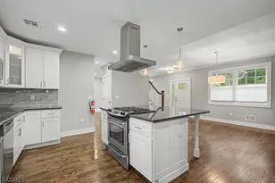 8 Phyllis Pl, Randolph Township, NJ 07869 - Photo 2
