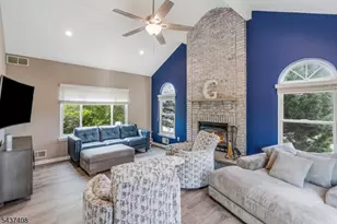 1 Pegasus Ct, Raritan Township, NJ 08551 - Photo 12