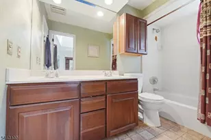 194 Elmwood Dr, Parsippany, NJ 07054 - Photo 18