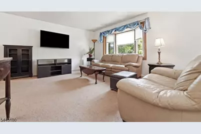 194 Elmwood Dr, Parsippany, NJ 07054 - Photo 4