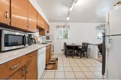 194 Elmwood Dr, Parsippany, NJ 07054 - Photo 8