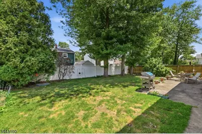 194 Elmwood Dr, Parsippany, NJ 07054 - Photo 24