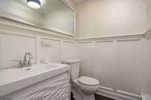 11 Gates Pl, Wayne, NJ 07470 - Photo 14