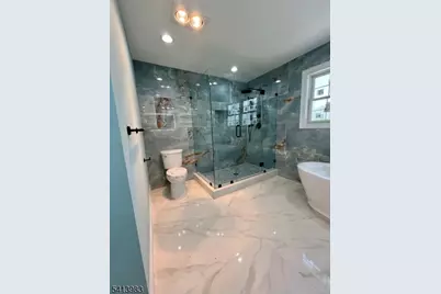 240 Atlantic Dr, Parsippany, NJ 07054 - Photo 18