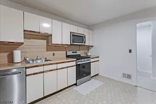 31 Lockley Ct, Wayne, NJ 07470 - Photo 12