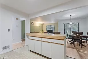 31 Lockley Ct, Wayne Twp., NJ 07470 - Photo 12