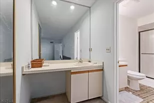 31 Lockley Ct, Wayne Twp., NJ 07470 - Photo 14