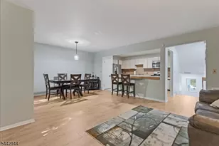 31 Lockley Ct, Wayne, NJ 07470 - Photo 8