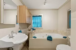81 Sergeantsville Rd, Raritan Township, NJ 08822 - Photo 16