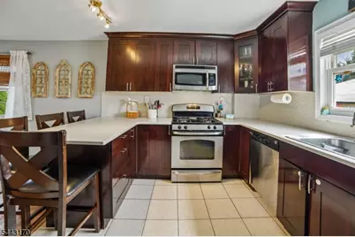 661 Palisade Rd, Union Township, NJ 07083 - Photo 10