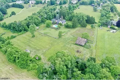 13 Farmersville Rd, Tewksbury Township, NJ 07830 - Photo 2
