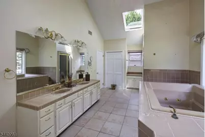 13 Farmersville Rd, Tewksbury Township, NJ 07830 - Photo 16