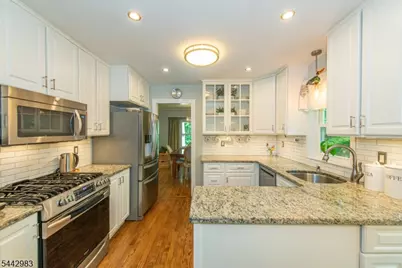17 Hillcrest Dr, Randolph Township, NJ 07869 - Photo 14