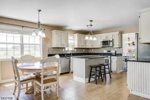 6 Snead Ct, Mount Olive, NJ 07836 - Photo 4