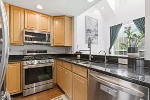 605 Donato Cir, Scotch Plains Township, NJ 07076 - Photo 8