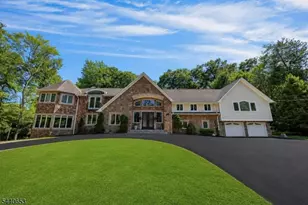 252 Mabel Pl, Franklin Lakes, NJ 07417 - Photo 2