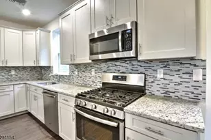 702 Parkview Ln, Rockaway Township, NJ 07866 - Photo 2
