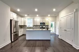 702 Parkview Ln, Rockaway Township, NJ 07866 - Photo 6
