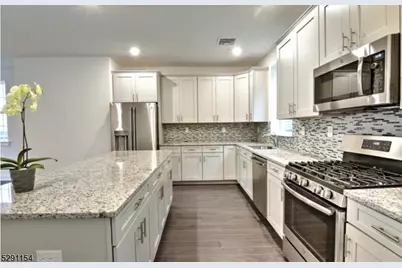702 Parkview Ln, Rockaway Township, NJ 07866 - Photo 4