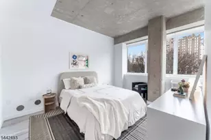 10 Commerce Ct, Newark, NJ 07102 - Photo 6