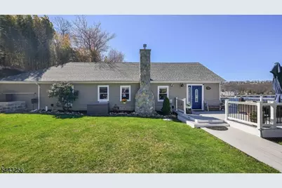 373 Lakeside Blvd, Hopatcong, NJ 07843 - Photo 2