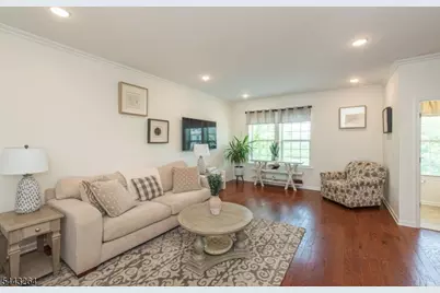 90 Albert Ct, Randolph Township, NJ 07869 - Photo 4