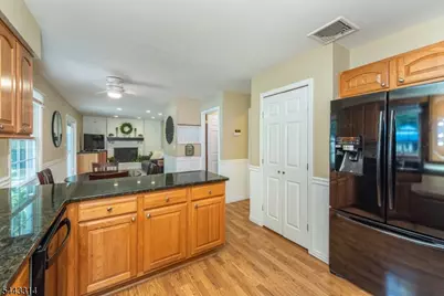 37 Camelot Dr, Mount Olive, NJ 07828 - Photo 14