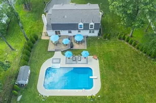 37 Camelot Dr, Mount Olive, NJ 07828 - Photo 2