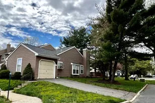 173 Jordans Cir, Franklin Township, NJ 08873 - Photo 2