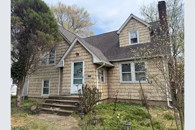 635 Rockview Ave, North Plainfield, NJ 07063 - Photo 1