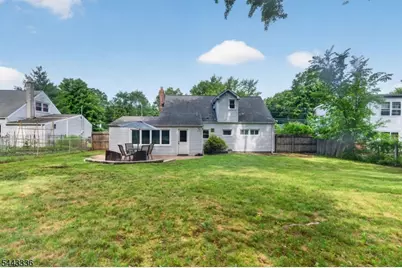 42 Woodcrest Dr, Livingston, NJ 07039 - Photo 16