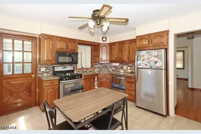 126 N 20th St, Kenilworth, NJ 07033 - Photo 2