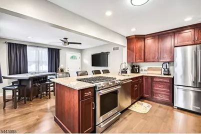 448 Warfield Rd, North Plainfield, NJ 07063 - Photo 10