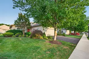14 Daulton Dr, Franklin Township, NJ 08873 - Photo 18