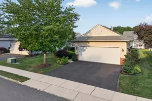 14 Daulton Dr, Franklin Township, NJ 08873 - Photo 8