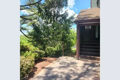 18 Ridgedale Dr, Clinton Township, NJ 08801 - Photo 2