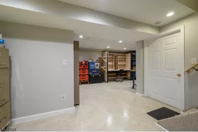 18 Holly Ct, Raritan Township, NJ 08822 - Photo 28