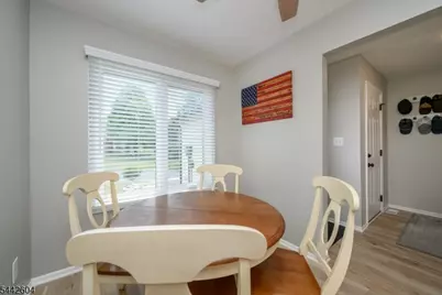 18 Holly Ct, Raritan Township, NJ 08822 - Photo 8