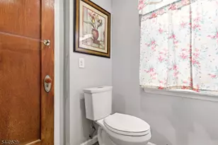 569 Berkeley Ave, Orange, NJ 07050 - Photo 26
