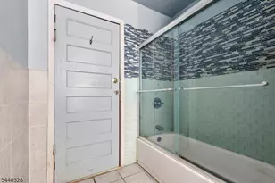 569 Berkeley Ave, Orange, NJ 07050 - Photo 38