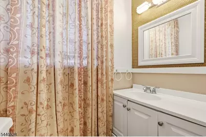 569 Berkeley Ave, Orange, NJ 07050 - Photo 20