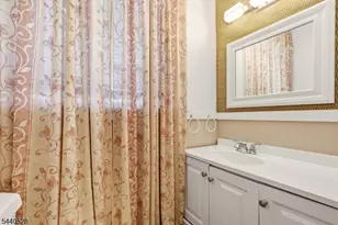 569 Berkeley Ave, Orange, NJ 07050 - Photo 20