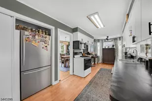 48 Lake Dr E, Wayne, NJ 07470 - Photo 14